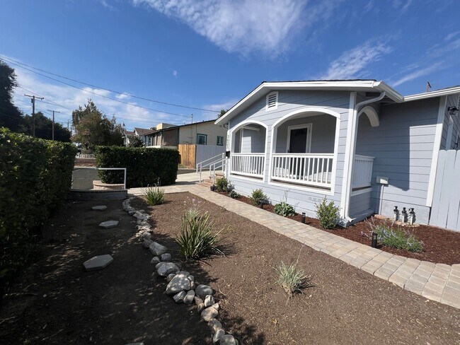 Foto del edificio - 2 Bedroom Home in Prime La Crescenta Neigh...