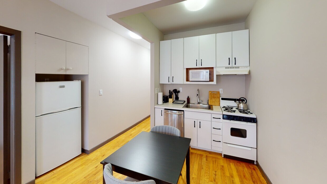 Photo - Room in Shared 3 bed/1 bath home in Upper East Side