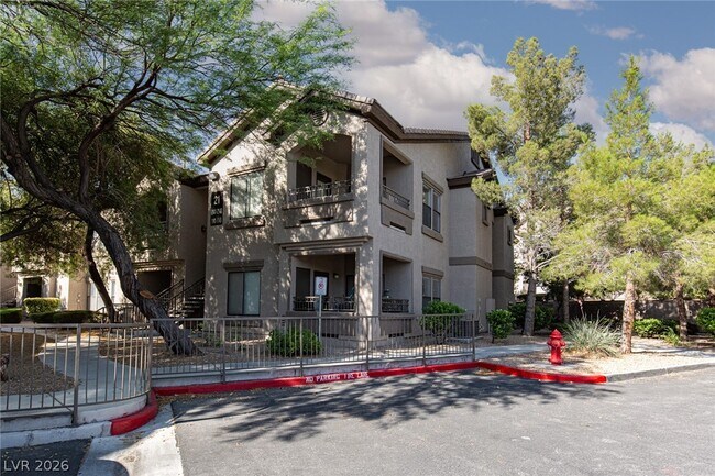 Foto del edificio - 8250 N Grand Canyon Dr