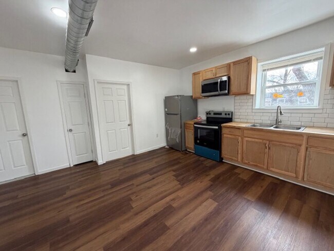 Foto del edificio - 3956 Pennsylvania Ave