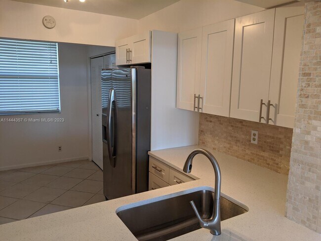 Foto del edificio - 2070 Homewood Blvd