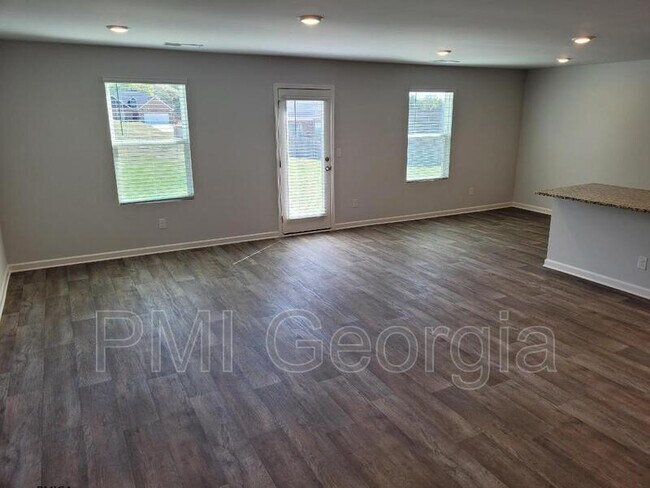 Building Photo - 7210 Winterberry Cir