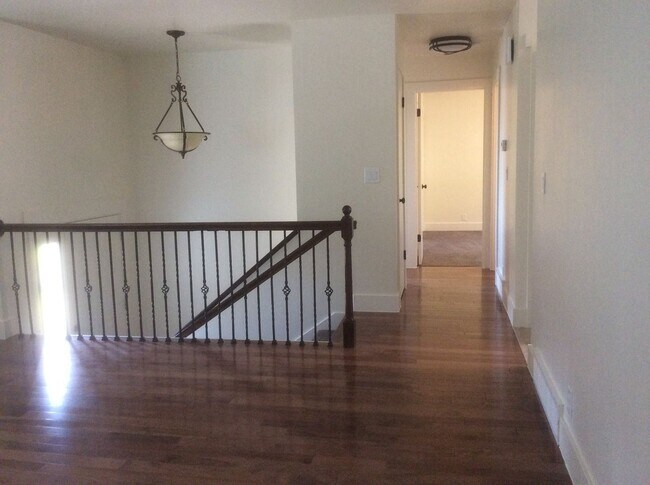 Foto del edificio - 4 br, 2 bath House - 205 E 1300 N