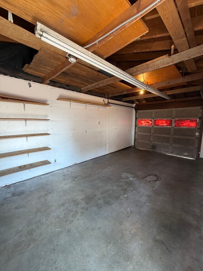 Foto del edificio - 2-Bedroom Home with Garage Near Sky Lakes and OIT