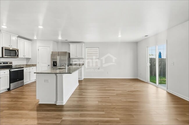Building Photo - 6038 Mason Tucker Dr