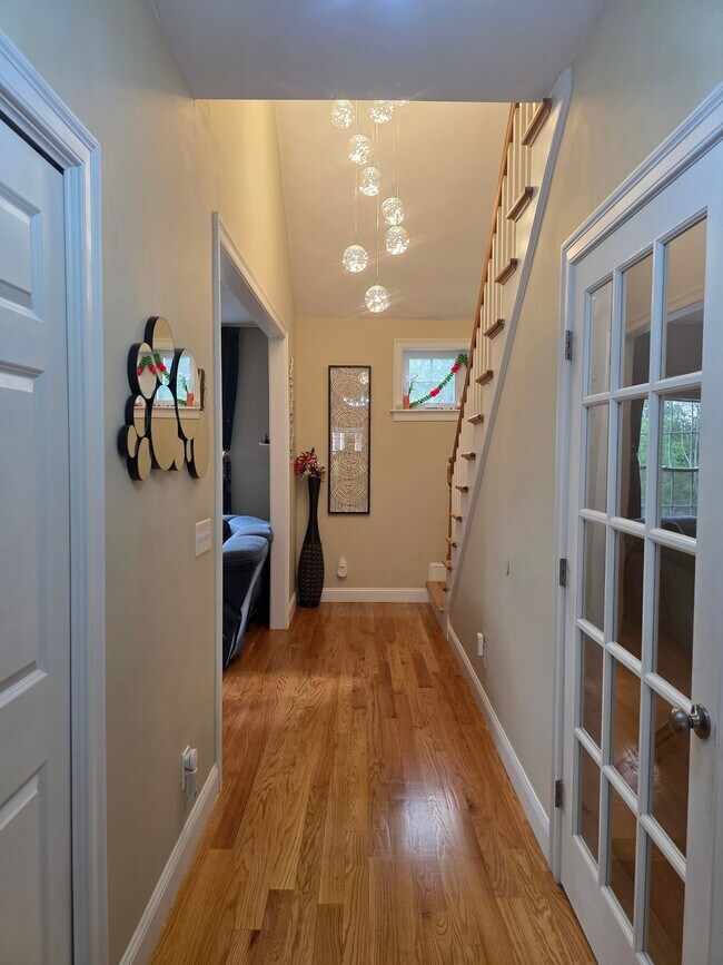 Building Photo - 304 Hunting Hill Dr