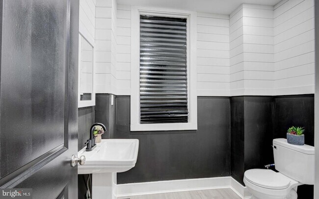 Foto del edificio - 2728 Harford Rd