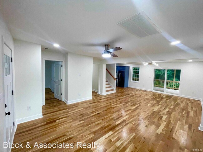 Building Photo - 3 br, 2.5 bath House - 2415 Huron Street
