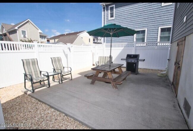 Foto del edificio - 7 Princeton Ave