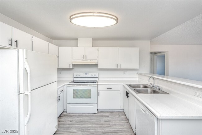 Building Photo - 2684 Bryandouglas Dr