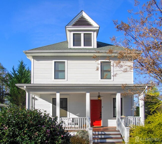 Building Photo - 9 Academy St