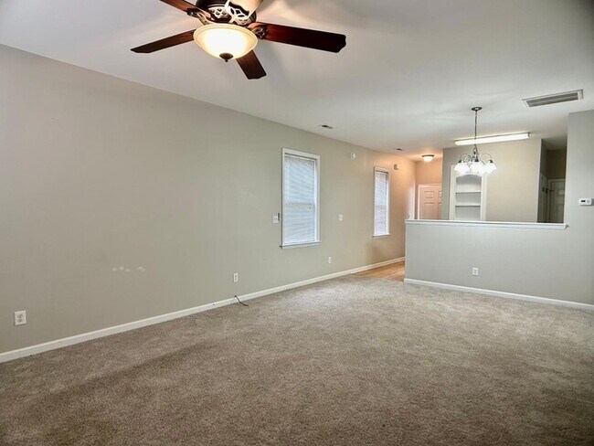 Foto del edificio - 157 Woodson Dr