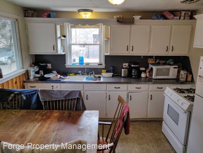 Building Photo - 4 br, 2.5 bath House - 168 Navajo Rd