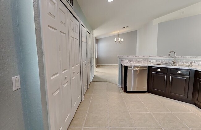 Building Photo - 5069 Maxon Terrace