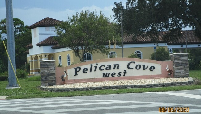 Building Photo - 2BR 2BA DUPLEX IN PELICAN COVE WEST