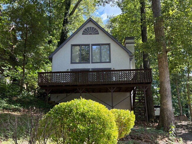 Building Photo - 8439 Lake Dr