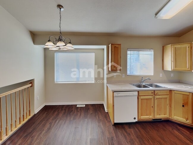 Building Photo - 1991 W 550 N