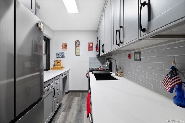 Foto del edificio - 82-35-82134 134th St