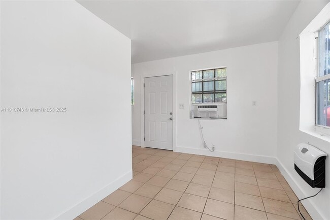 Foto del edificio - 2047 Lincoln Ave