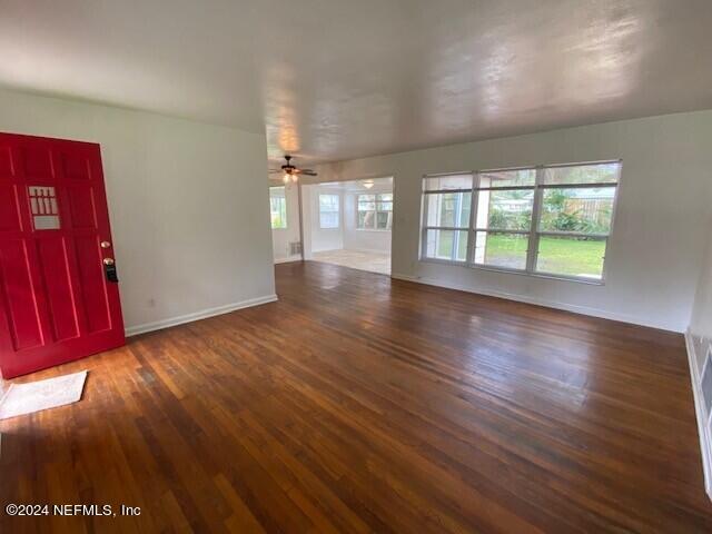 Foto del edificio - 3757 Coronado Rd