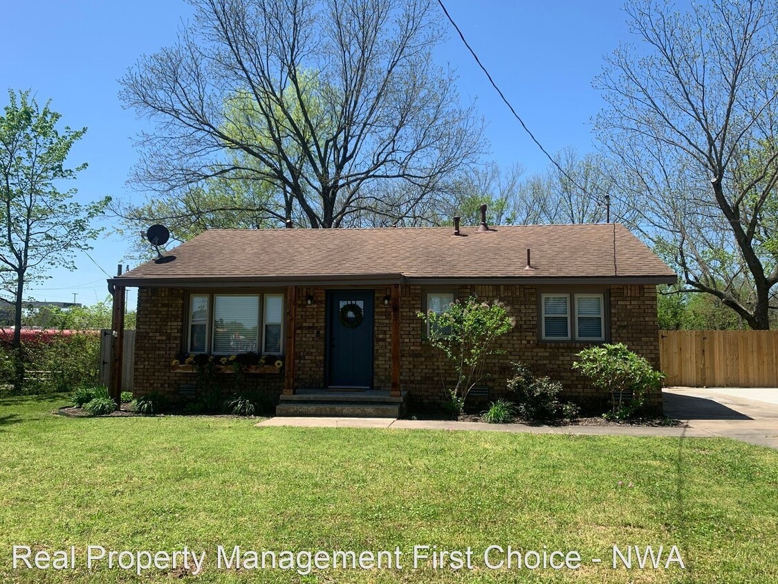 Foto principal - 2 br, 1 bath House - 205 S West Avenue
