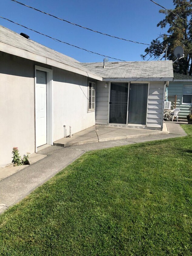 Foto principal - 704-704 W 4th Ave