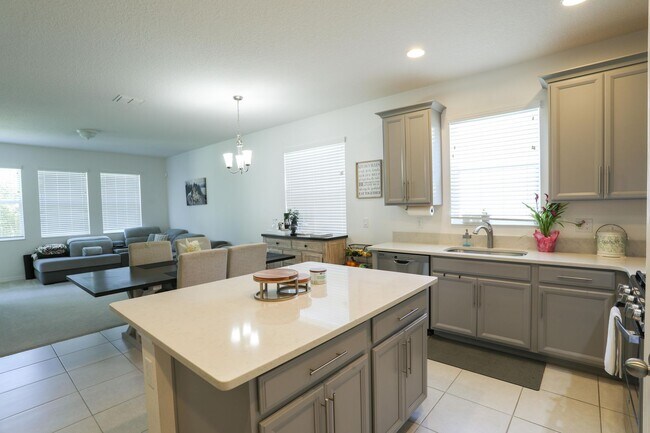 Building Photo - 8289 Bayliss Ct