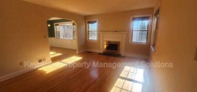 Foto del edificio - 127 College Cir