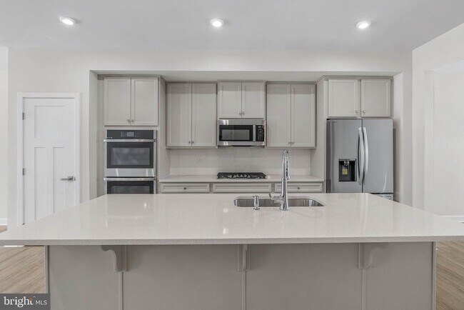 Foto del edificio - 88 Rosemary Wy