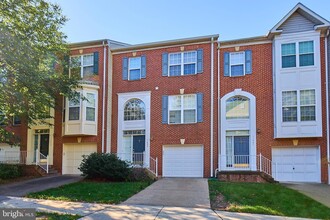Building Photo - 11485 Carriage Gate Ct