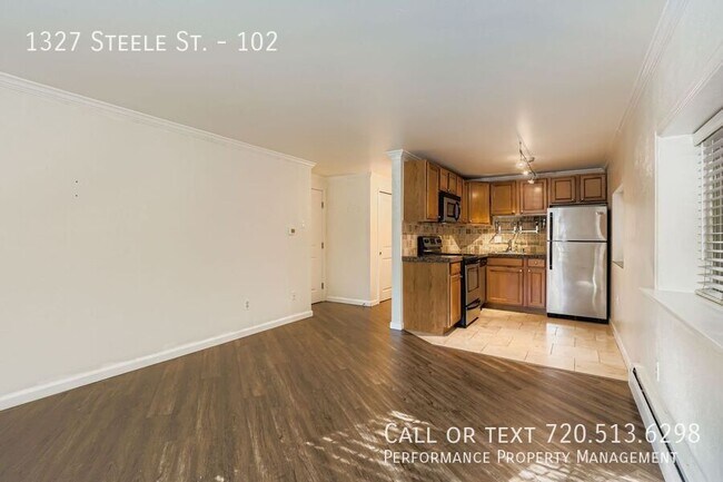 Foto del edificio - 1327 Steele St