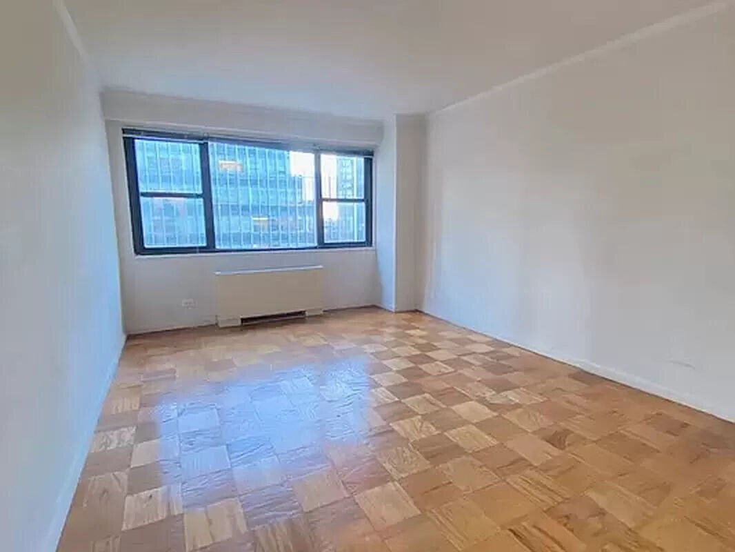 Primary Photo - 300 West 55th Street