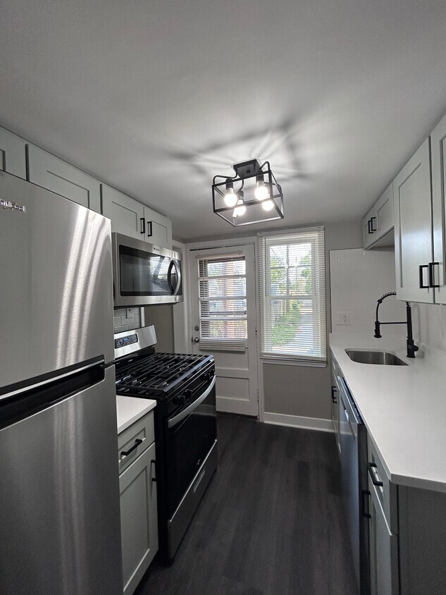 6903 Monroe Ave, Hammond, IN 46324 Townhome Rentals in Hammond IN