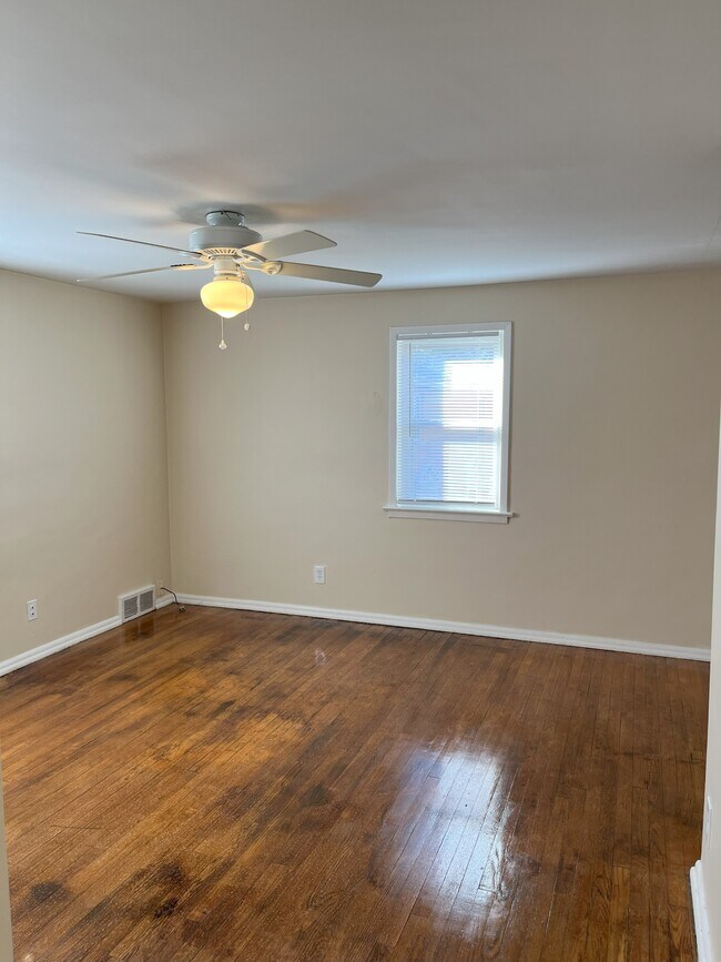 Foto del edificio - 2110 Market Ave N