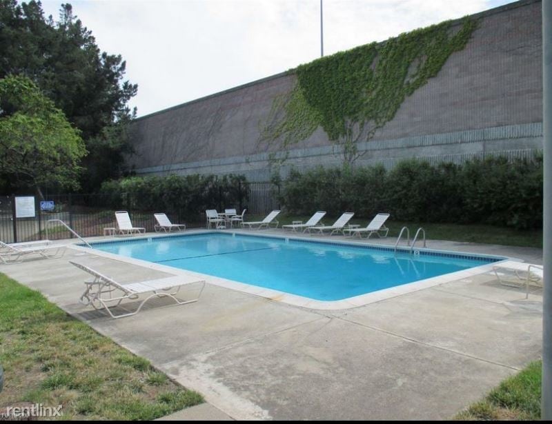 Primary Photo - 2 br, 1 bath Townhome - 10365 Mary Avenue
