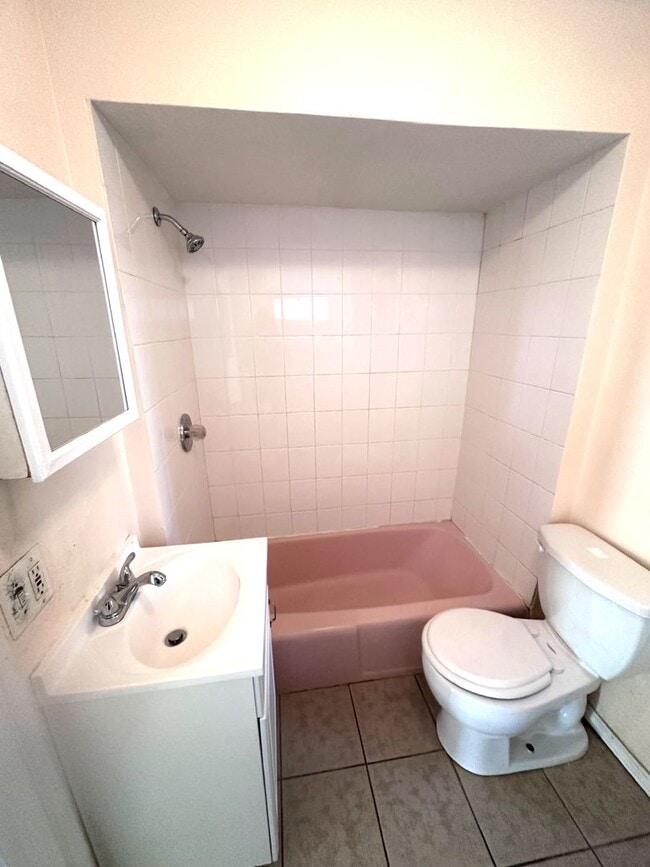 Building Photo - 6 Young Ave