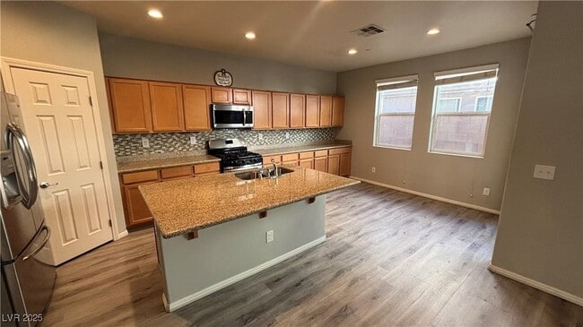 Foto del edificio - 10228 Ruggles Mansion Ave