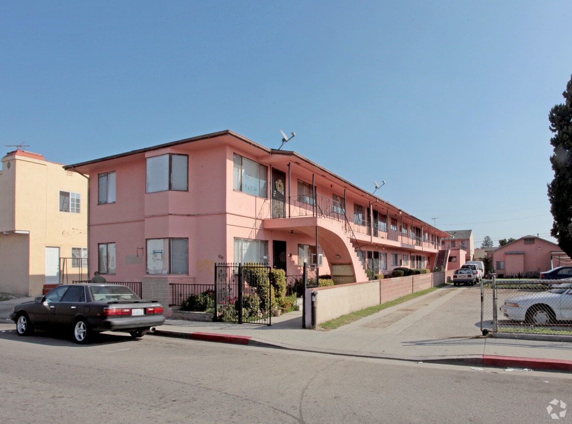 7034 Mountain View Ave, Huntington Park, CA 90255 Apartments in