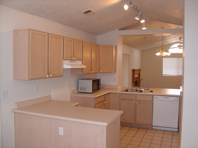 Building Photo - 4629 Bismark Hills Way NE