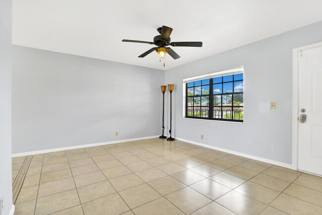Building Photo - 4211 Oak Terrace Dr
