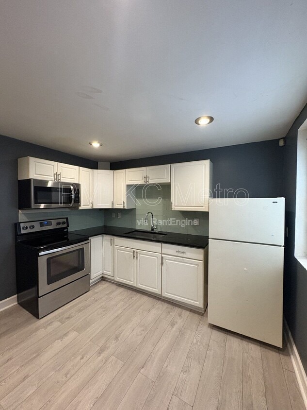 Primary Photo - 4629 Harrison St