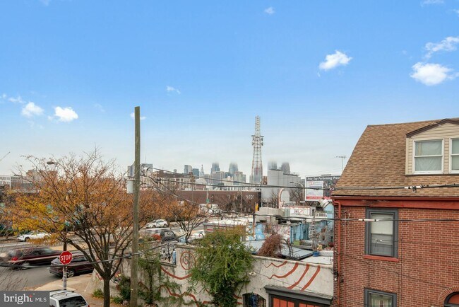 Building Photo - 555 N Lawrence St