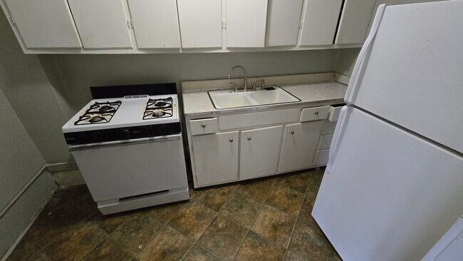 Foto del edificio - 1600 W 37th St