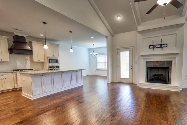 Building Photo - 106 Brazos Dr