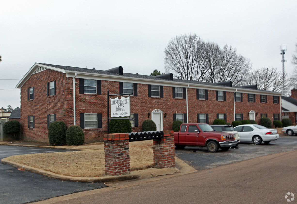 Primary Photo - Cesterfield Arms Apartments