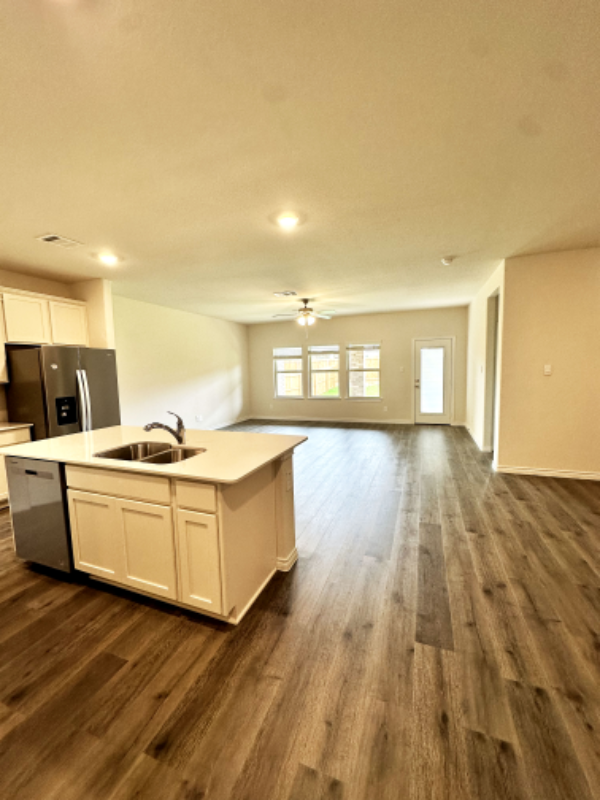 Building Photo - 9813 Autumn Leaves Ln