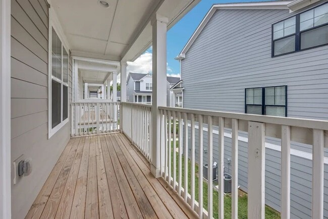 Building Photo - 432 Becanni Ln