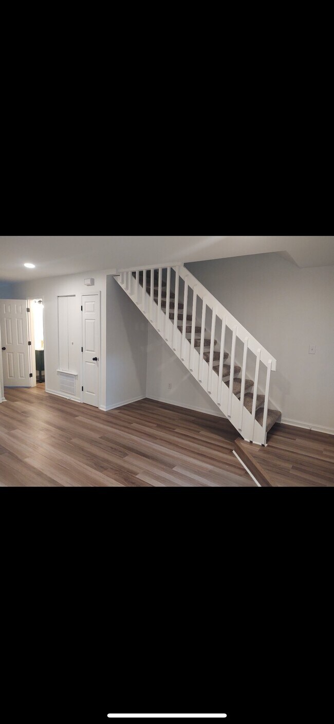 Foto del edificio - 3945 Briarhill Dr