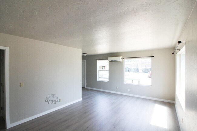 Foto del edificio - 2 Bedroom, 1 Bath Home in Kennewick