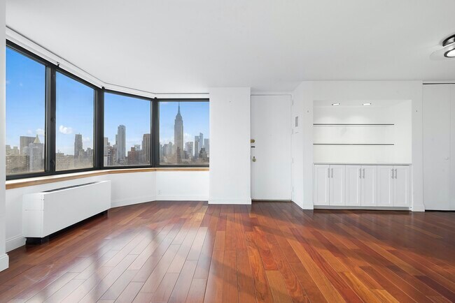 Building Photo - 415 E 37th St